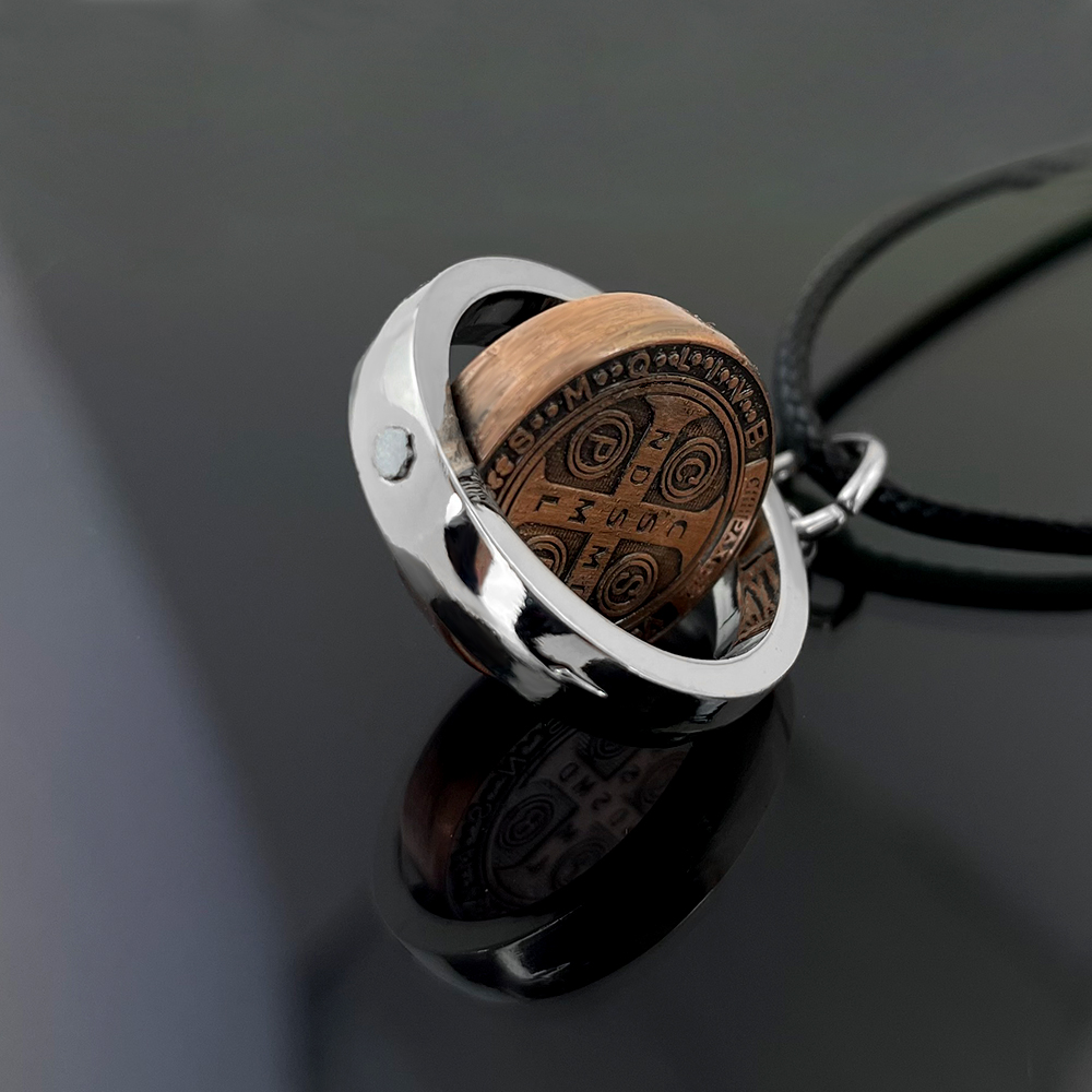 Nieuwe St. Benedictus Medaille - Jewelry & Watches Bench recensie en prijs